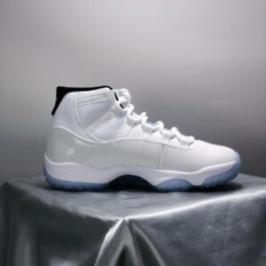 JORDAN-11-LEGEND-BLUE-3.jpg