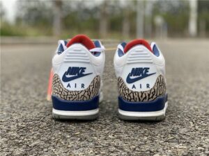 JORDAN2RETROTRUEBLUE_5.jpg