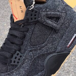 JORDAN4BLACKLEVI_10.jpg