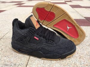 JORDAN4BLACKLEVI_15.jpg