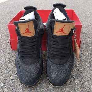 JORDAN4BLACKLEVI_9.jpg