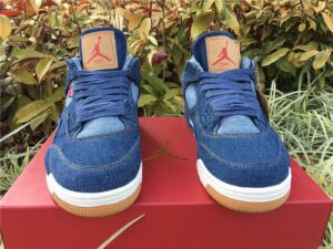 JORDAN4LEVIDENIM_1.jpg