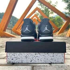 Jordan-4-Retro-SE-Black-Canvas-4.jpg