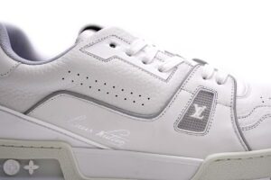 LV-TRAINER-2.jpg