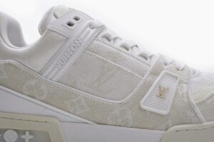 LV-TRAINER-2-5.jpg