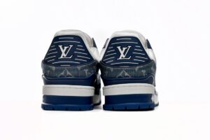 LV-TRAINER-6-1.jpg