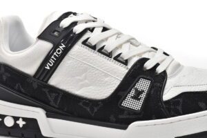 LV-TRAINER-6.jpg