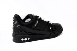 LV-TRAINERS-2.jpg