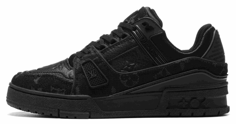 LV TRAINERS SOLID BLACK 3 scaled e1713583465146