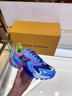 Louis-Vuitton-Tatic-Runner-Blue-6.jpg
