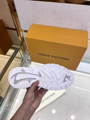 Louis-Vuitton-Tatic-Runner-White-8.jpg