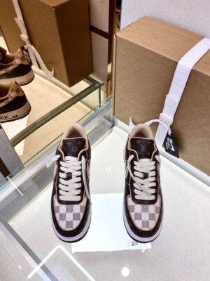 Louis-Vuitton-x-Nike-Air-Force-1-Mono-Brown-2.jpg