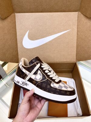 Louis-Vuitton-x-Nike-Air-Force-1-Mono-Brown-6.jpg