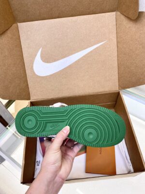 Louis-Vuitton-x-Nike-Air-Force-1-Mono-Green-4.jpg