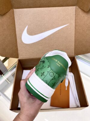 Louis-Vuitton-x-Nike-Air-Force-1-Mono-Green-5.jpg