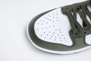 Medium-Olive-Dunk_7273.png