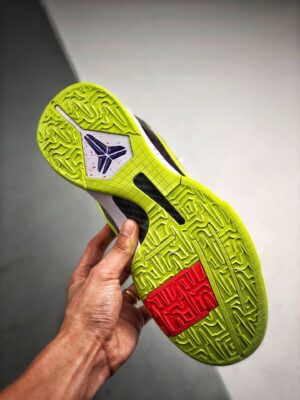 Nike-Kobe-5-Protro-Chaos-10.jpg