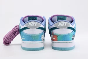 Nike-SB-Dunk-Low-x-Futura-Laboratories-3.webp