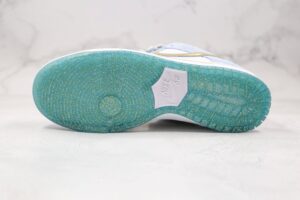 NikeSBDunkLowSeanCliver_4-scaled-1.jpg