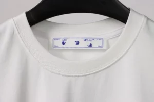 Off-White-Melting-Arrow-Print-T-shirt-4.webp