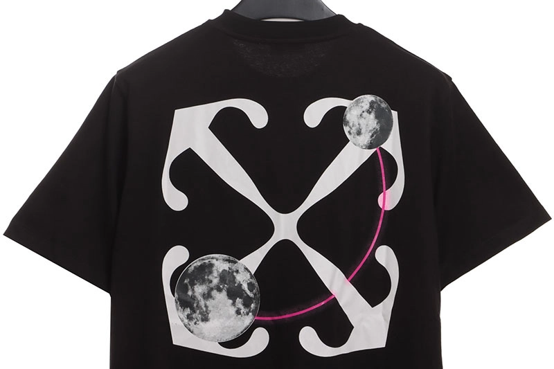 Off-White-Pfeil-T-Shirt-der-Moon-Serie-Rep6.webp