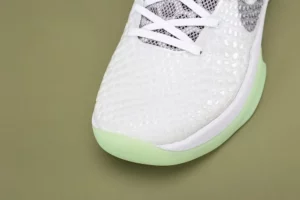 PJ-Tucker-x-Zoom-Kobe-6-Platinum-Yeezy-7.webp