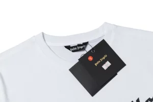 Palm-Angels-Shanghai-gespruehtes-Logo-T-Shirt-Reps10.webp