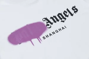 Palm-Angels-Shanghai-gespruehtes-Logo-T-Shirt-Reps5.webp
