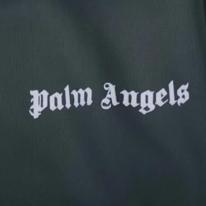 Palm-Angels-Sportswear-Set-Dunkelgruen-Reps2.webp