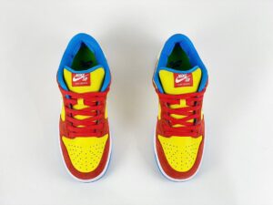 SB-DUNK-LOW-Bart-Simpson-4.jpg