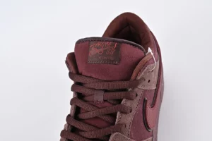 SB-Dunk-Low-22Valentines-Day22-REPLICA82.webp