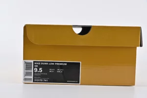 SB-Dunk-Low-Premium-Newcastle-Brown-Ale-Top-REPS83.webp