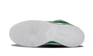 SB-Dunk-Low-Pro-Heineken-Reps-3.webp