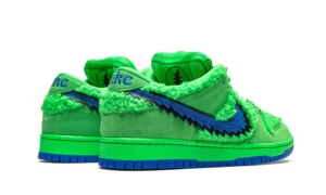 SB-Dunk-Low-x-Grateful-Dead-Green-Bear-Reps-2.webp