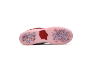 SB-Dunk-Low-x-StrangeLove-Valentines-Day-Reps-3-scaled-1.webp