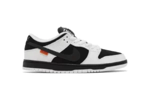 TIGHTBOOTH-x-Dunk-Low-SB-Reps-595x397-1.webp