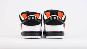 TIGHTBOOTH-x-Dunk-Low-SB-Reps10-595x334-1.webp