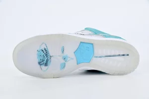 TOP-April-Skateboards-x-Dunk-Low-SB-Turbo-Green-REPLICA3.webp