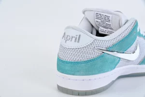 TOP-April-Skateboards-x-Dunk-Low-SB-Turbo-Green-REPLICA5.webp