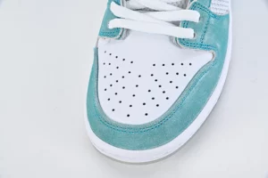 TOP-April-Skateboards-x-Dunk-Low-SB-Turbo-Green-REPLICA6.webp