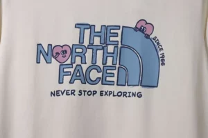 The-North-Face-Love-Printed-T-Shirt-5.webp