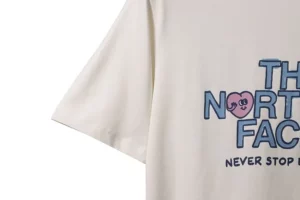 The-North-Face-Love-Printed-T-Shirt-6.webp