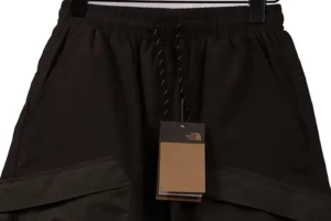 The-North-Face-Multi-Pocket-Cargo-Shorts-2.webp