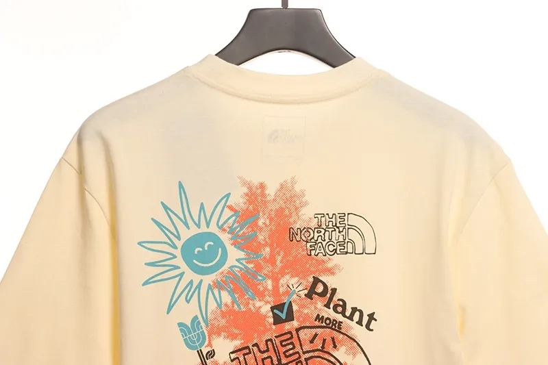 The-North-Face-T-shirt-with-back-print-2.webp