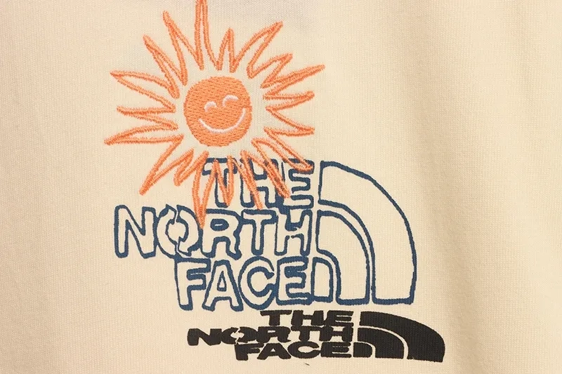 The-North-Face-T-shirt-with-back-print-5.webp