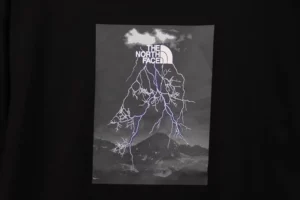 The-North-Face-Weather-Print-T-Shirt-4.webp