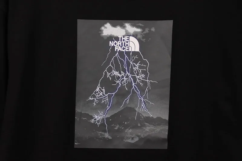 The-North-Face-Weather-Print-T-Shirt-4.webp