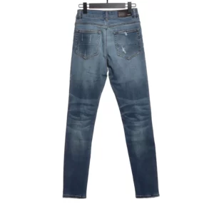 Verwaschene-blaue-zerrissene-Jeans-Reps13.webp