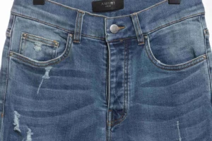 Verwaschene-blaue-zerrissene-Jeans-Reps9.webp