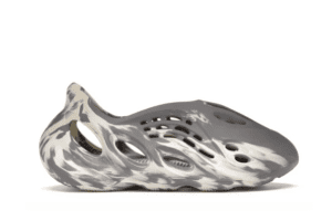 Yeezy-Foam-RNNR-MXT-Moon-Gray-595x397-1.png